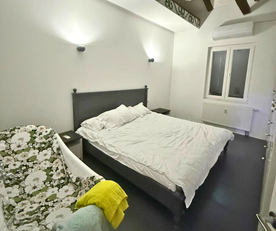 Tirane, jepet me qera shtepi 2+1 Kati 0, 160 m² 1.300 € (Gjimnazi Petro Nini)