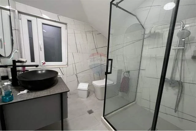 Tirane, jepet me qera Vile 2 Katshe Kati 2, 160 m² 500 Euro (Kamez)