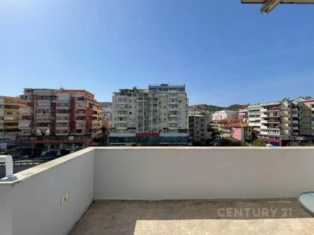 Tirane, jepet me qera apartament 2+1+BLK 120 m² 690 Euro (komuna eparisti)