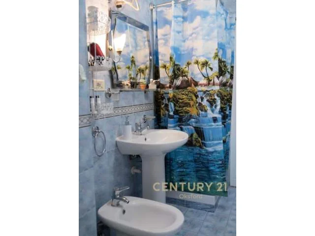 Tirane, jepet me qera apartament 1+1 63 m² 500 Euro