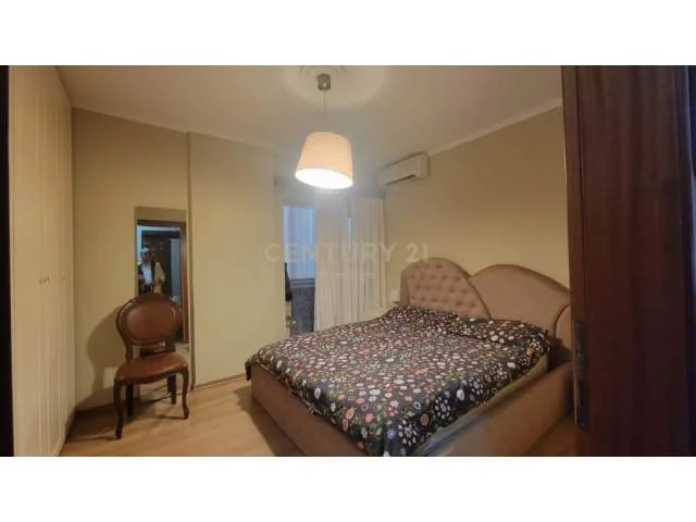 Tirane, jap me qera apartament 1+1 64 m² 500 Euro (ambasada amerikane)