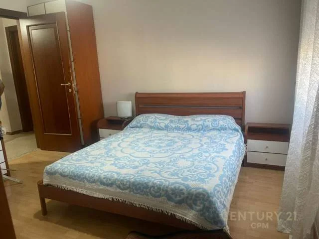 Tirane, jepet me qera apartament 2+1+BLK Kati 5, 120 m² 450 Euro (komuna parisit)