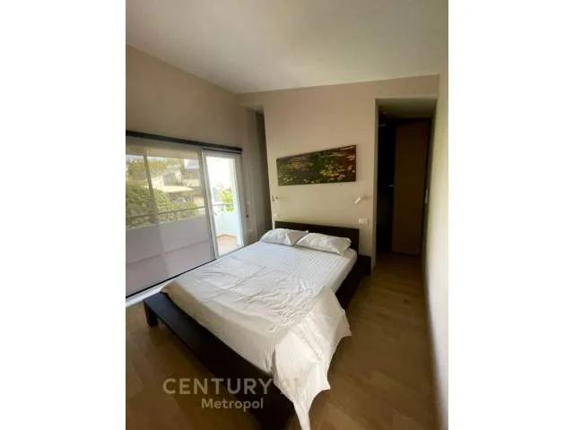 Tirane, jap me qera apartament 2+1 140 m² 1.400 Euro (teg)