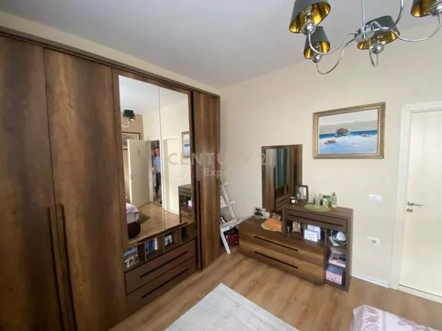 Tirane, jepet me qera apartament 2+1+BLK Kati 5, 85 m² 650 Euro (liqeni)