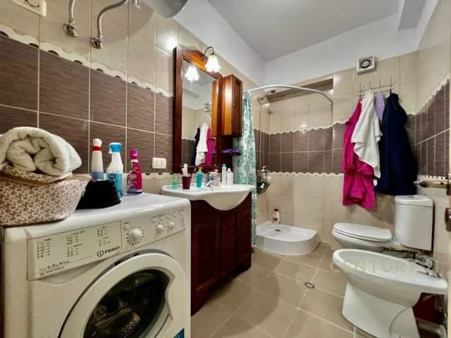 Tirane, jepet me qera apartament 1+1+BLK Kati 2, 60 m² 600 Euro