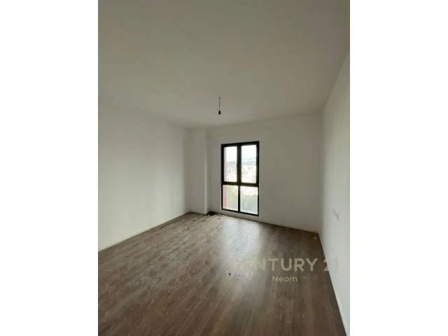 Tirane, jepet me qera apartament 2+1+BLK 105 m² 500 Euro (Kompleksi Arlis, Rruga e Dibrës)