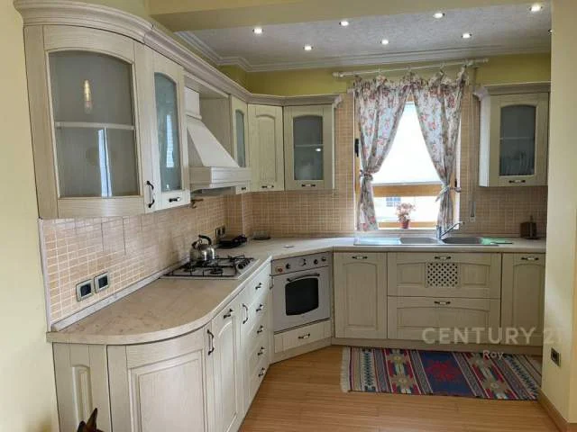 Durres, shitet apartament duplex Kati 4, 276 m²  (DURRES)