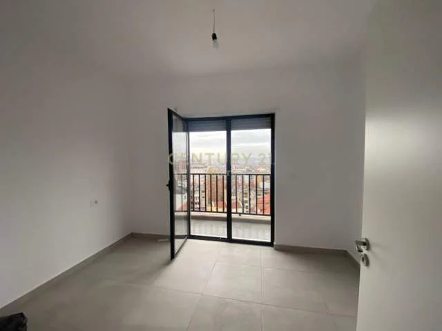 Tirane, jepet me qera apartament 2+1 Kati 8, 83 m² 600 Euro (Ruga e dibres)