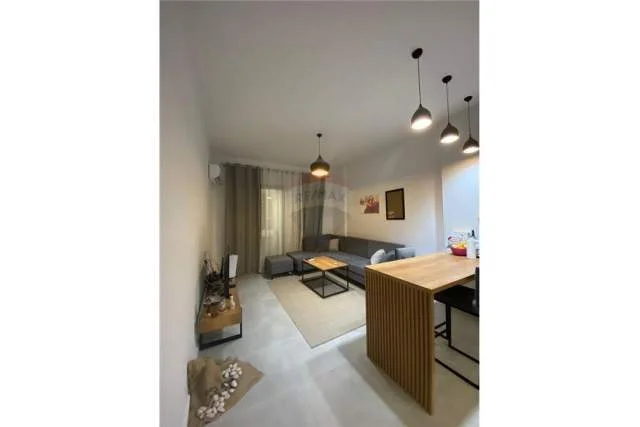 Tirane, jepet me qera apartament 1+1+BLK Kati 7, 67 m² 750 Euro