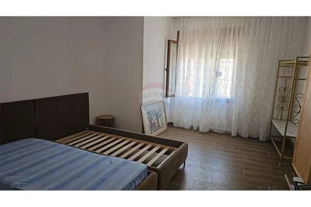 Tirane, jepet me qera apartament 2+1 Kati 6, 95 m² 350 Euro