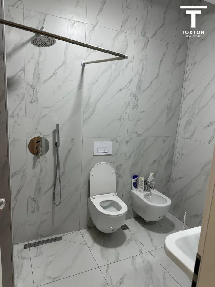 Jepet me qera Apartament 2+1, Ali Demi 400 Euro/Muaj!