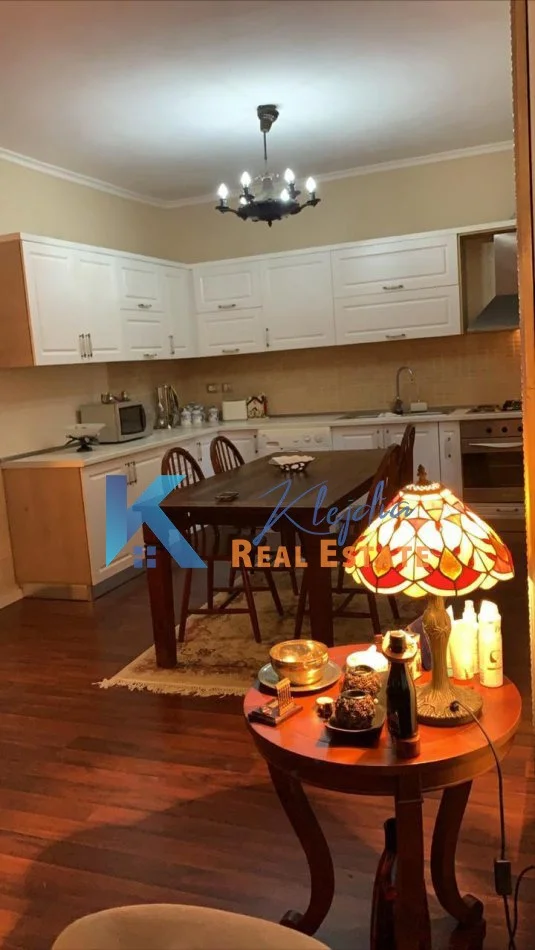 Tirane, shitet apartament 3+1+Ballkon, Kati 3, 105 m² 248000 € (Rruga e Elbasanit, pas Ambasades Amerikane)