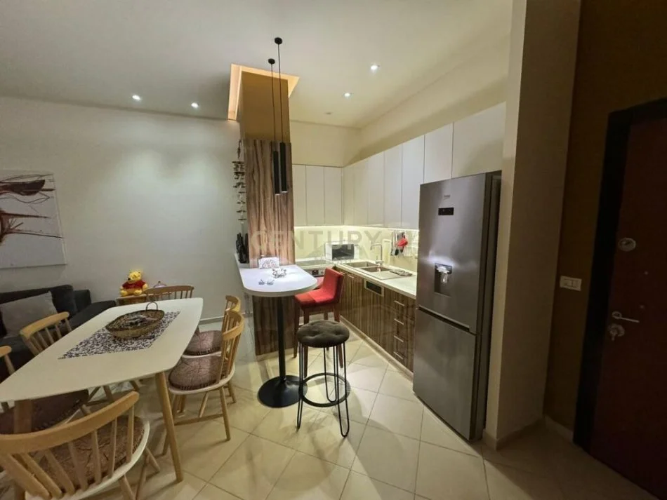 Tirane, jepet me qera apartament 1+1+Ballkon, Kati 5, 74 m² 600 € (Rruga: Bill Klinton, Kodra e Diellit)