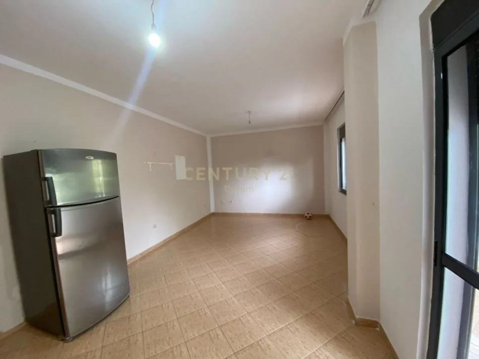 Tirane, shitet apartament 2+1+Ballkon, Kati 1, 93 m² 134,850 € (Rruga Riza Cerova, Rruga Bardhyl)