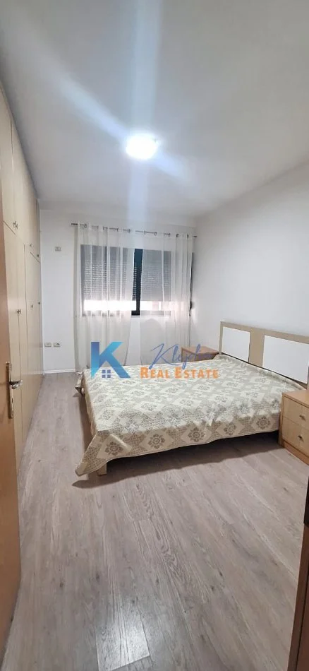 Tirane, jepet me qera apartament 1+1, Kati 2, 70 m² (Kodra e Diellit, rruga Bill Klinton)