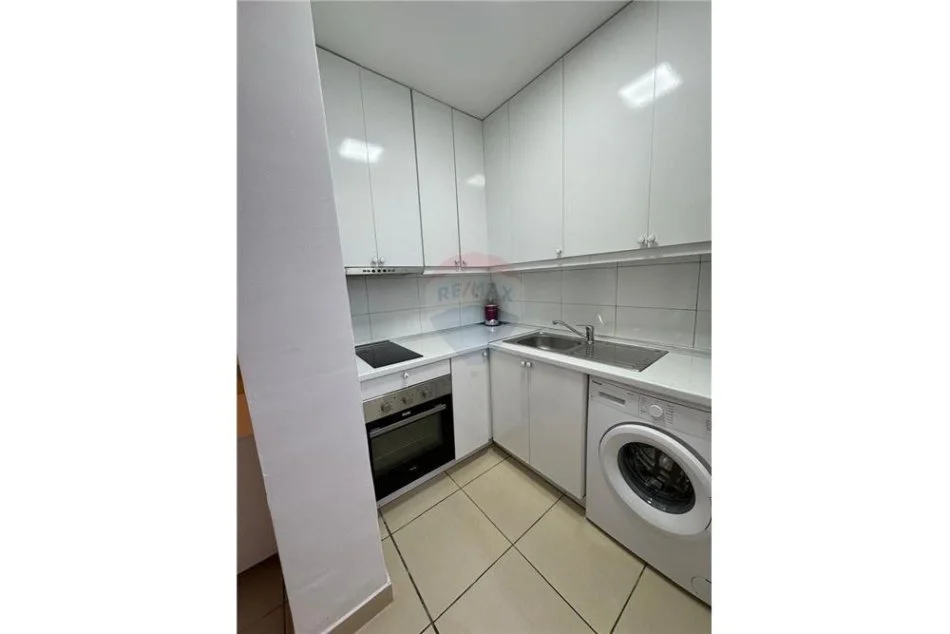 Tirane, jepet me qera apartament 1+1 , 48 m² 300 € (Kodra e Diellit)