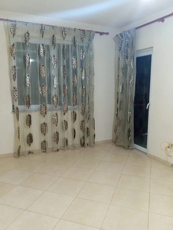 Tirane, jepet me qera apartament 2+1+Ballkon Kati 2, 110 m² 350 € 