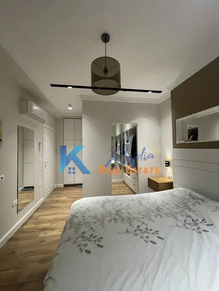 Tirane, jepet me qera apartament 2+1+Ballkon Kati 2, 83 m² 750 € (Brryli, afer shkolles Niket Dardani)