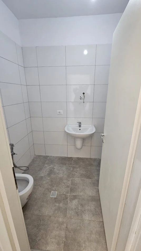 Tirane, shitet 1+1+Ballkon Kati 3, 54 m² 71,000 € 