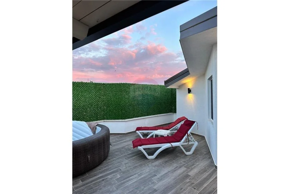 Durres, shitet apartament 3+1 Kati 5, 230 m² 250.000 € (Mali I Robit)