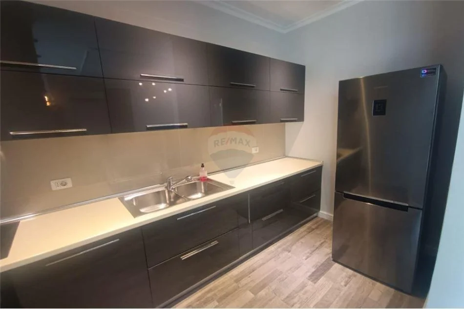 Tirane, shitet apartament 2+1 , 102 m² 230.000 € (Eduart Mano - Kopshti Zoologjik)