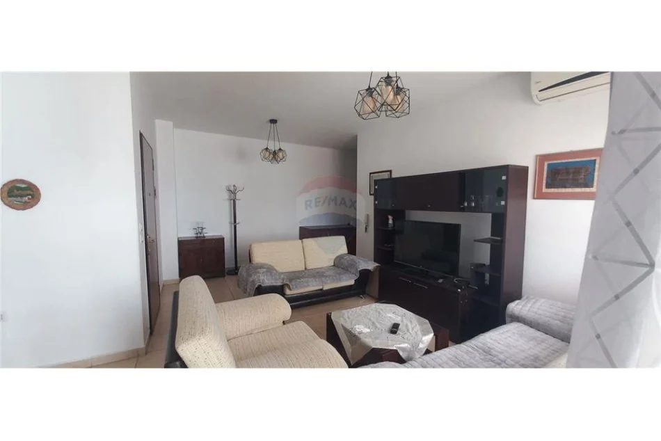 Tirane, jepet me qera apartament 2+1 Kati 3, 115 m² 520 € (Kodra e Diellit - Komuna e Parisit - Eleonora)