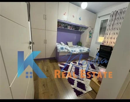 Tirane, jepet me qera apartament 2+1+Ballkon Kati 2, 93 m² 