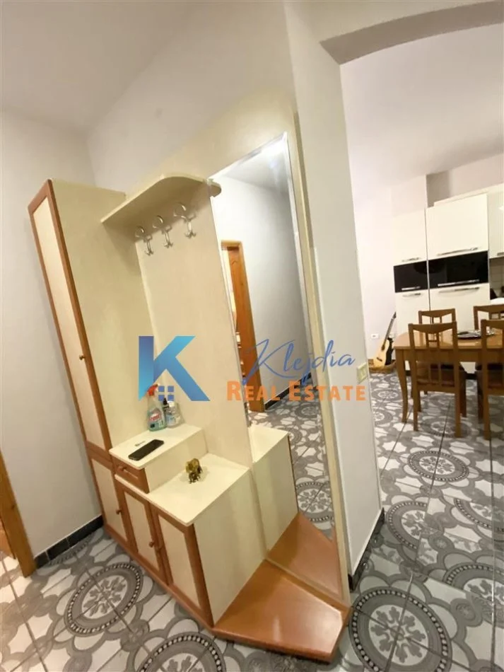 Tirane, jap me qera apartament 2+1+Ballkon Kati 5, 95 m² 500 € (Afer shkolles se baletit)