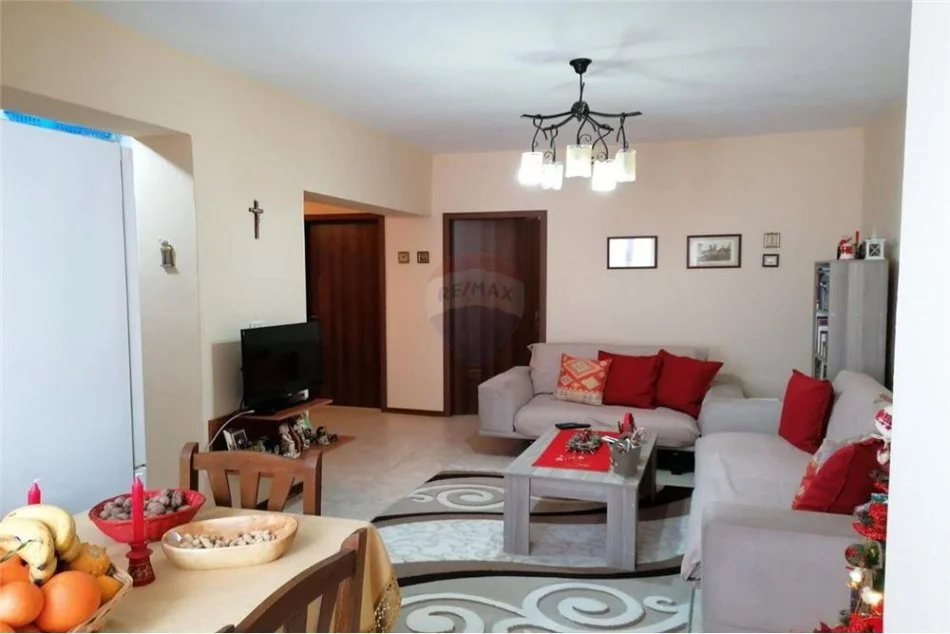 Tirane, shitet apartament 2+1 Kati 3, 70 m² 110.000 € (Tele Ndini - Xhamlliku - Porcelan)