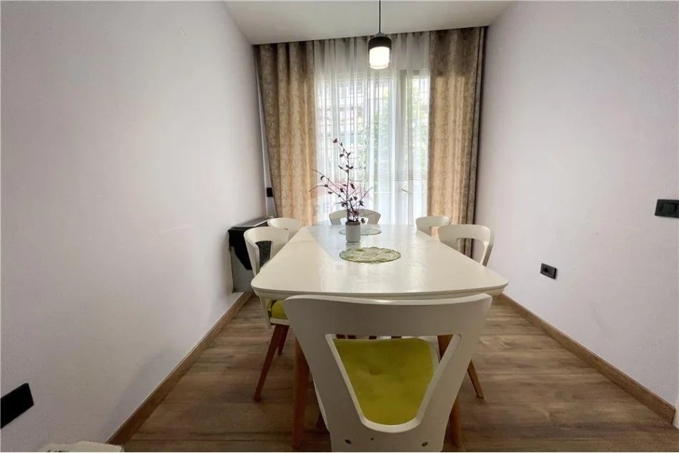 Tirane, shitet apartament 3+1 Kati 3, 115 m² 139.900 € (Rr. Sotir Caci - Fresku)