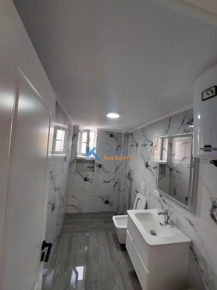 Tirane, shitet apartament 2+1 Kati 3, 64 m² 128.000 € (Brenda Unaze, Rruga Asim Vokshi)