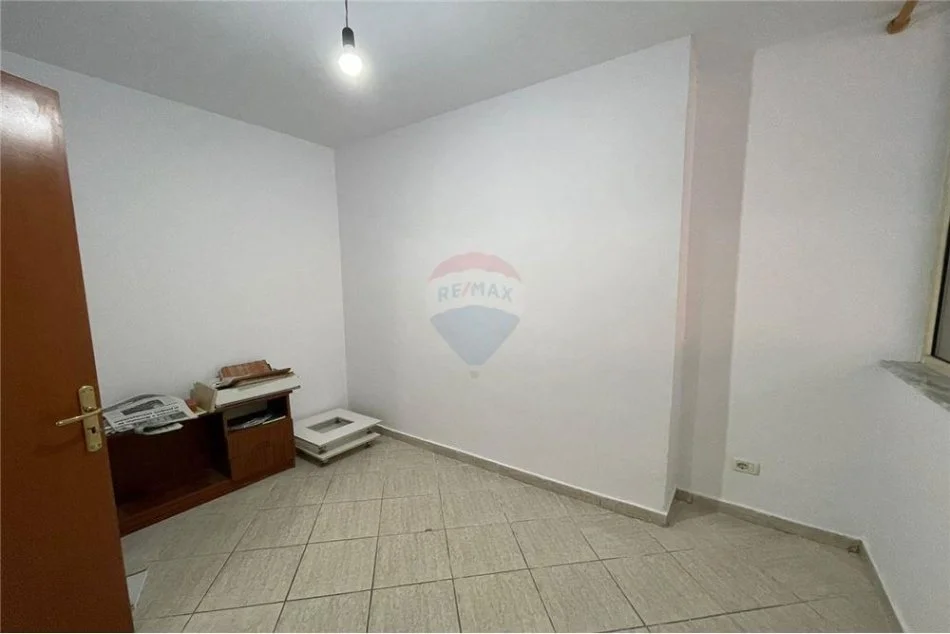 Tirane, jepet me qera apartament 2+1 Kati 2, 72 m² 400 € (Myslym Shyri)