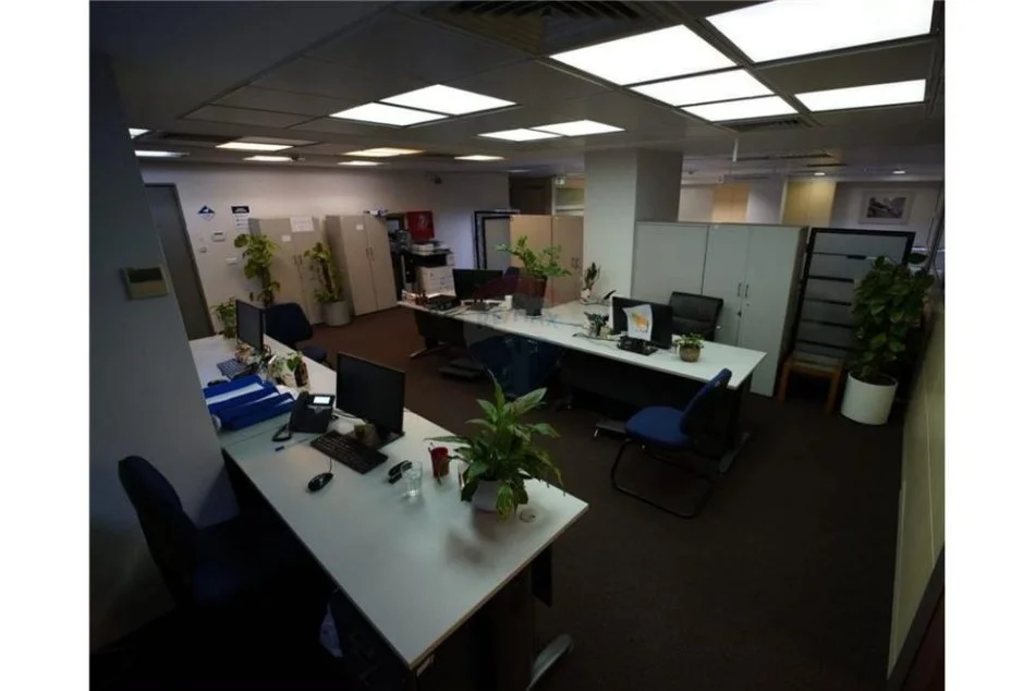 Tirane, jepet me qera ambjent biznesi Kati 0, 312 m² 10.000 € (Rruga e Kavajes)