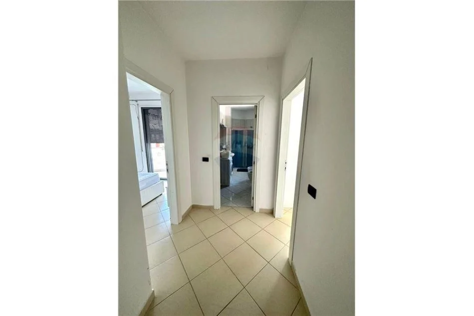 Tirane, jepet me qera apartament 2+1 Kati 2, 105 m² 650 € (Tirana e Re - Rruga e Kosovareve)