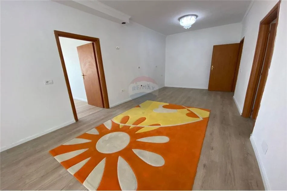 Tirane, shitet apartament 2+1 Kati 2, 83 m² 96.000 € (Rruga e Dajtit - Fresku)