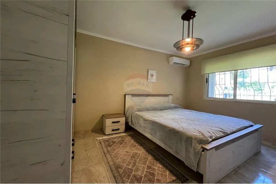 Tirane, jepet me qera apartament 2+1 Kati 1, 81 m² 700 € (Pazari i Ri, Rruga Tefta Tashko, 9-Kateshet)