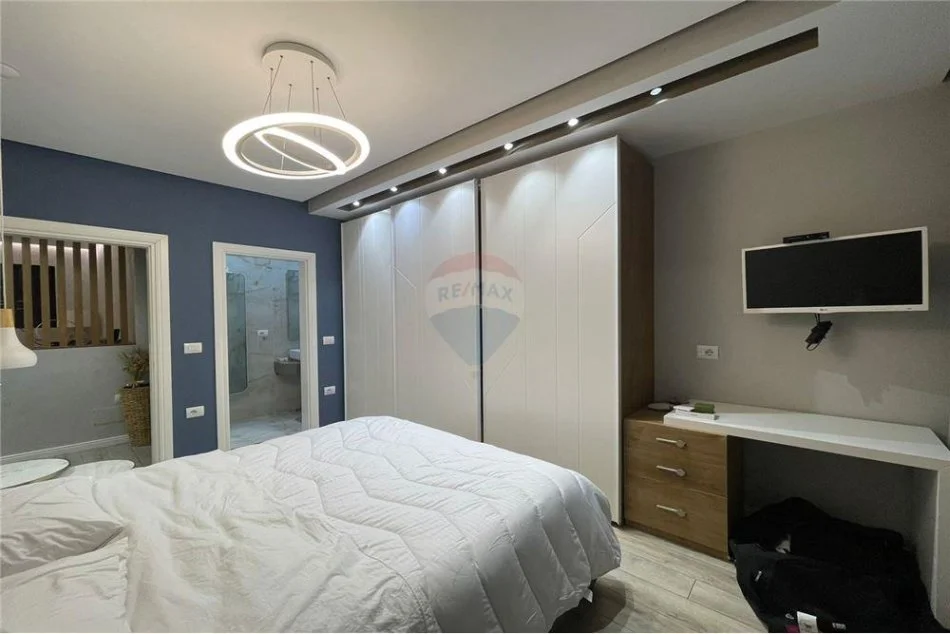 Tirane, jepet me qera apartament 2+1 Kati 2, 110 m² 800 € (21 Dhjetori)