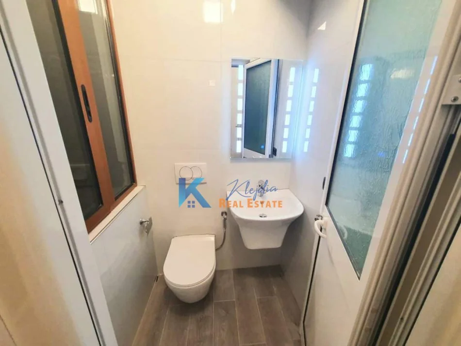 Tirane, jap me qera apartament Kati 3, 27 m² (Xhamllik, ish Profarma)