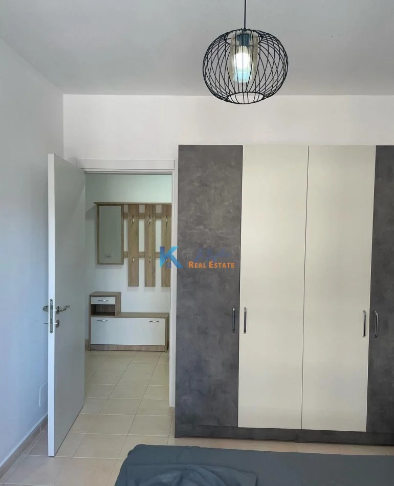 Tirane, jap me qera apartament 1+1+Ballkon Kati 2, 63 m² 500 € (1+1 per qira te Liqeni i Thate)