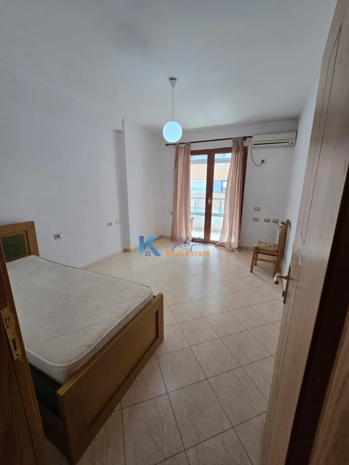 Tirane, shitet apartament 2+1+Ballkon Kati 5, 141 m² 165.000 € (3+1+2 per SHITJE ne Astir, afer Rrethrrotullimit)