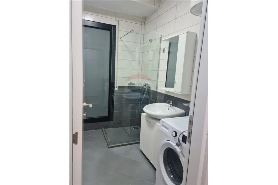 Tirane, jepet me qera apartament 2+1 Kati 5, 95 m² 630 € (Perballe Institutit "Harry T. Fultz" - Don Bosko)