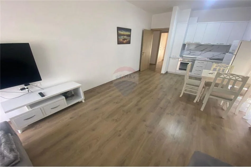 Tirane, jepet me qera apartament 2+1 , 101 m² 500 € (Rruga Petro Nini Luarasi - Shkolla Baletit)