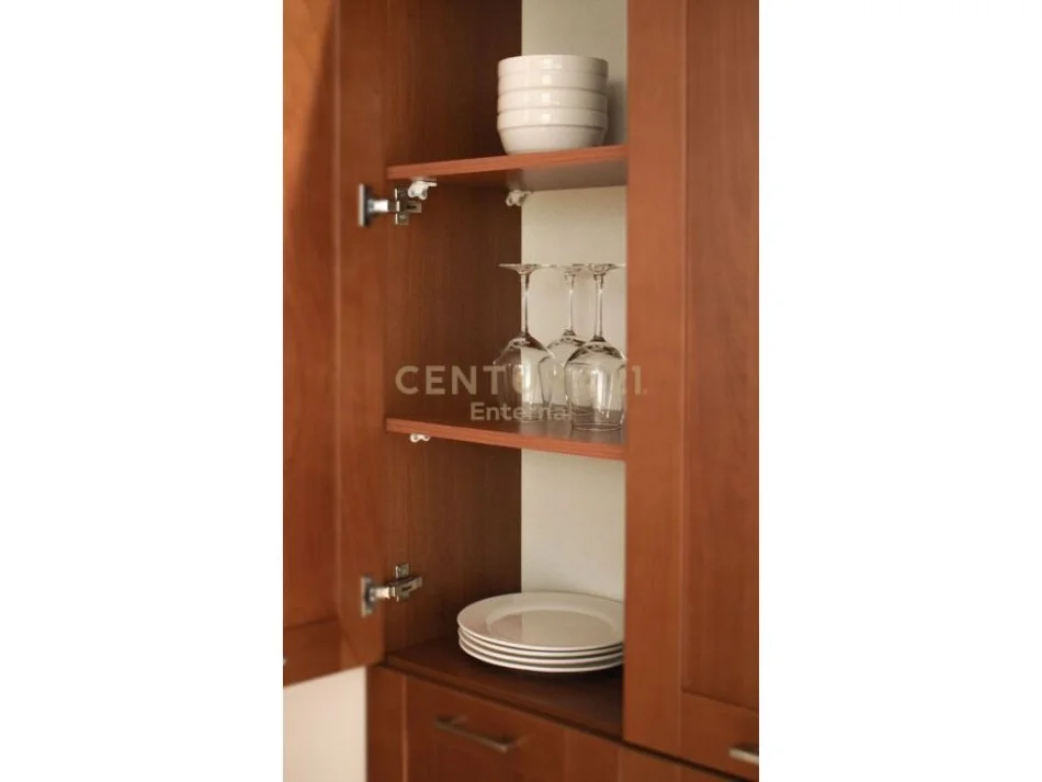 Tirane, shitet 2+1 Kati 4, 