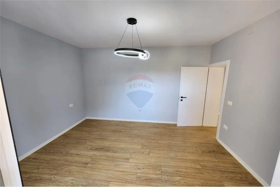 Tirane, shitet apartament 2+1 Kati 3, 80 m² 145.000 € (Rruga Haxhi Hysen Dalliu - Stacioni i Trenit)