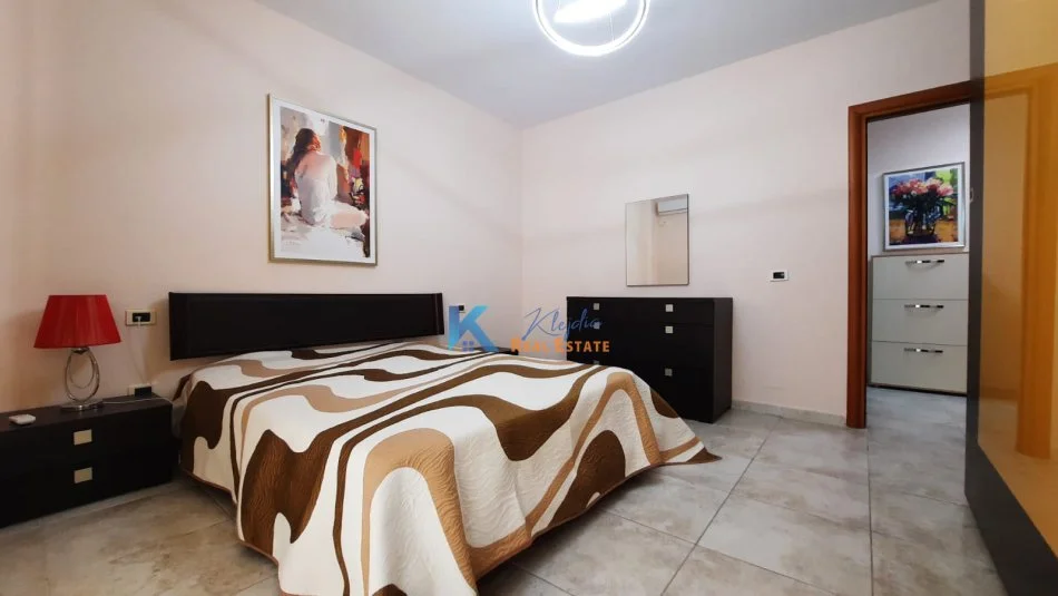 Tirane, jepet me qera apartament 1+1 Kati 2, 72 m² 600 € (Kopshti Botanik)