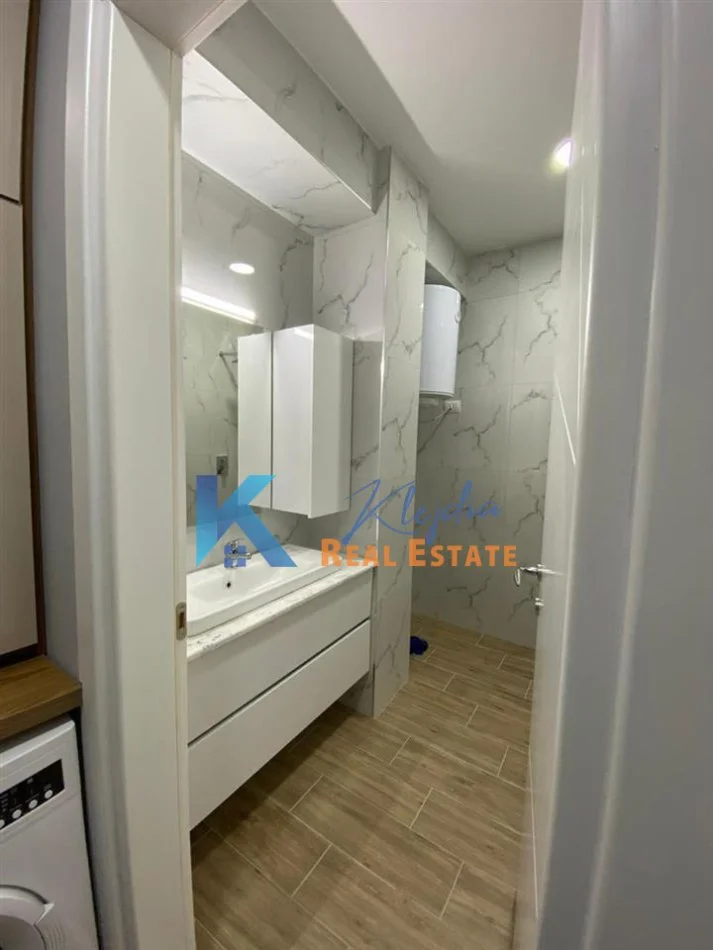 Tirane, jepet me qera apartament 1+1 Kati 2, 67 m² 600 € (Rruga Haxhi Hysen Dalliu, afer Prokurorise)