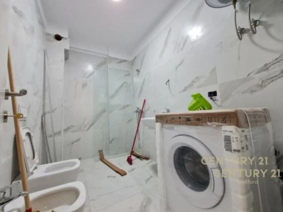 Tirane, shitet apartament 1+1 Kati 2, 62 m² 133.000 € (liqeni i thate)