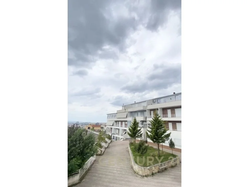 Tirane, shitet apartament 2+1 Kati 2, 83 m² 96.000 € (fresk)