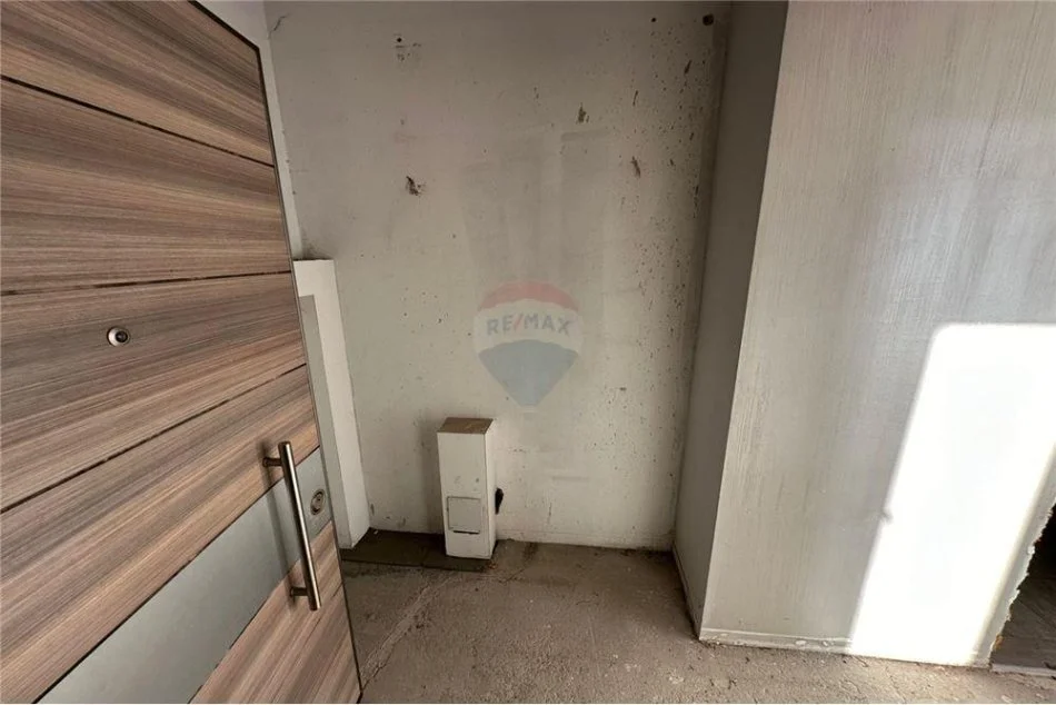 Tirane, shitet apartament 1+1 , 103 m² 109.000 € (Amerikan 3)