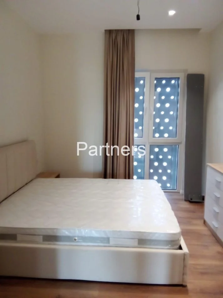APARTAMENT 2+1 ME QIRA ,QENDRA EMERALD 5 MAJ